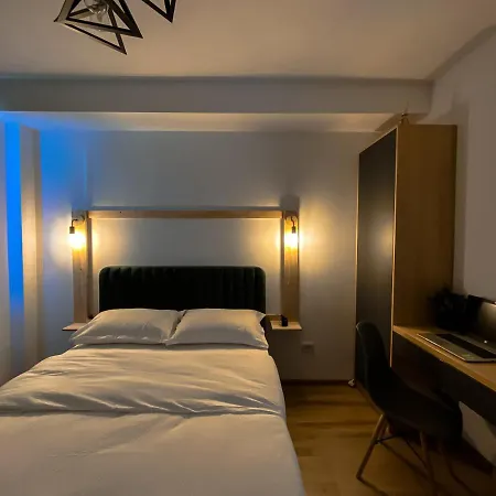 Central Station Two-bedroom Family Appartement *